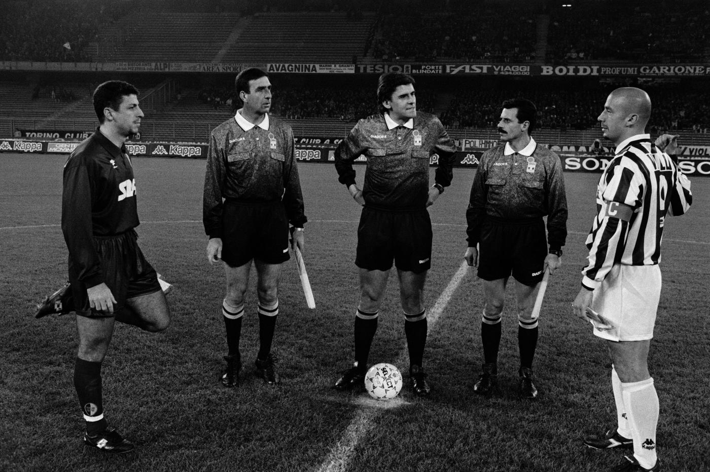 Serie_A_1995-96_-_Juventus_vs_Torino_-_Rizzitelli,_Nicchi_e_Vialli.jpg