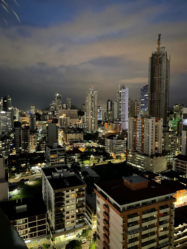 travel-panama-skyline-rooftop-b-sunscape.jpg