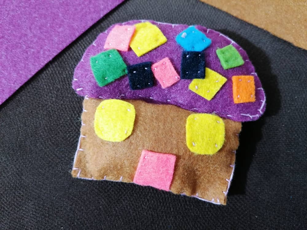 diy-felt-house (4).jpeg