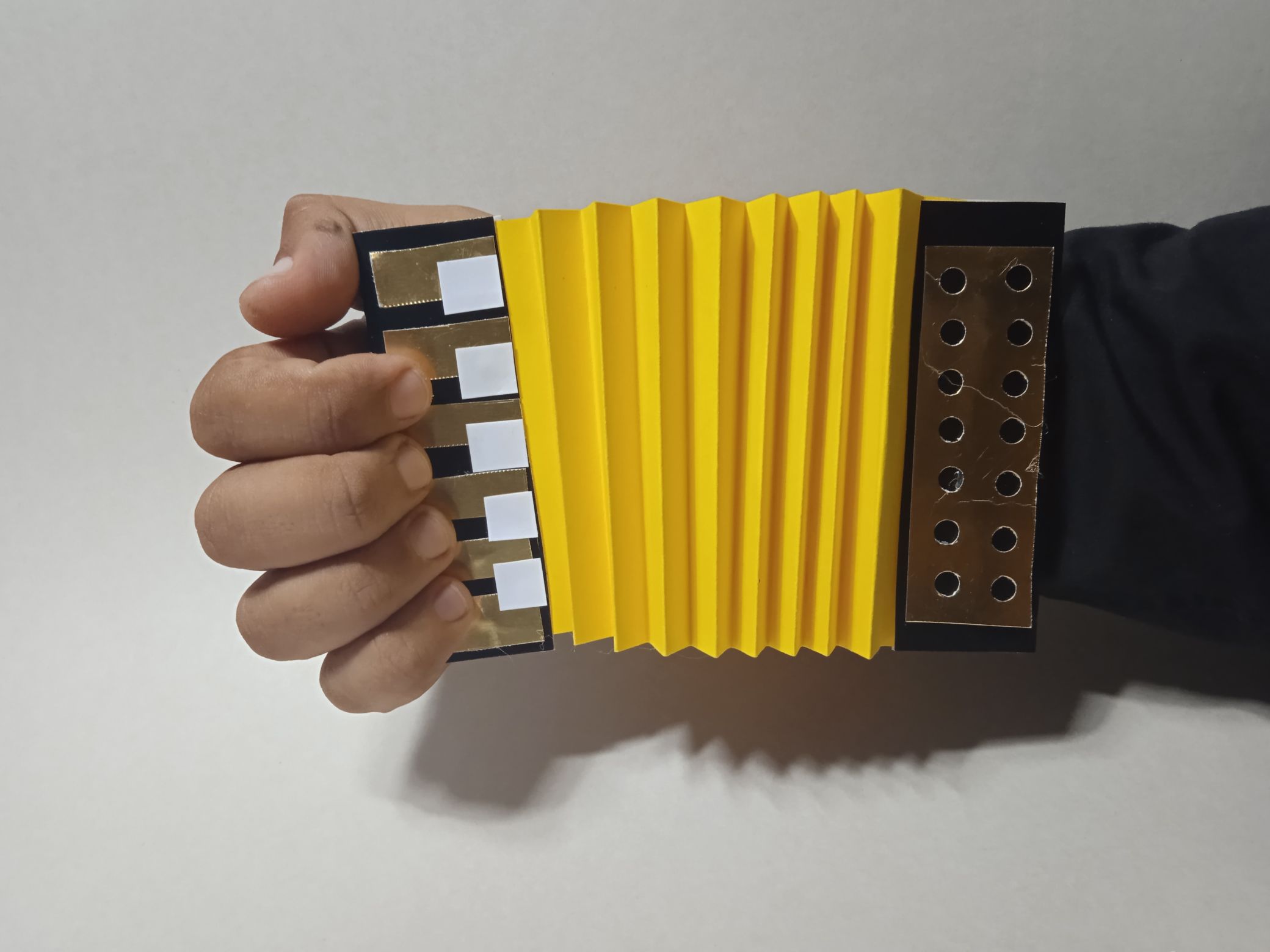 Bricolaje| ¿Cómo elaborar un acordeón musical de papel ??? / DIY| How to  make a paper musical accordion ??? | PeakD