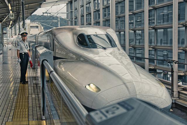 shinkansen-5237269_640.jpg