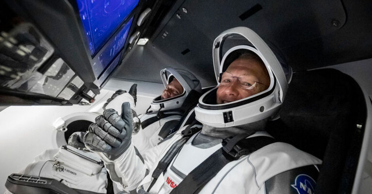 Screenshot_2020-08-04 Bored inside their spacecraft, NASA astronauts made prank satellite phone calls to pass the time.png