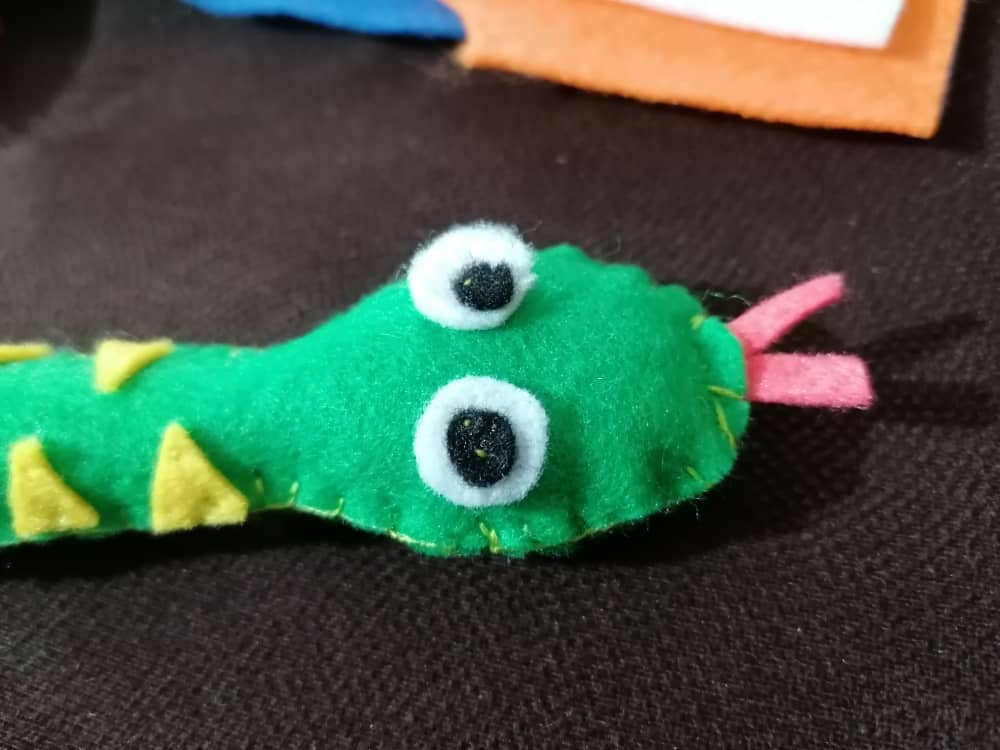 diy-felt-snake (2).jpeg