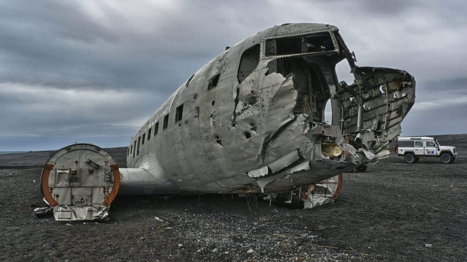 Wreck-of-a-Douglas-C117-D-in-Sólheimasandur-20.jpg