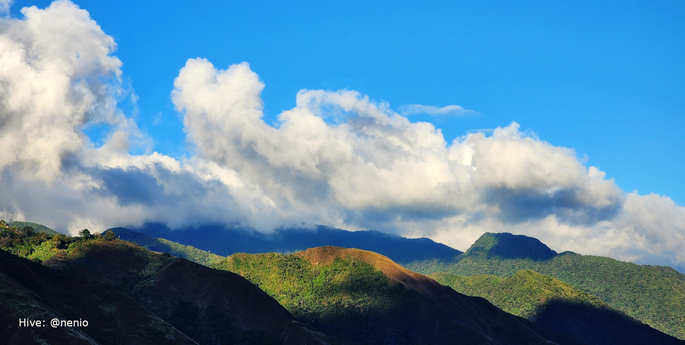 clouds-mountains-001.jpg