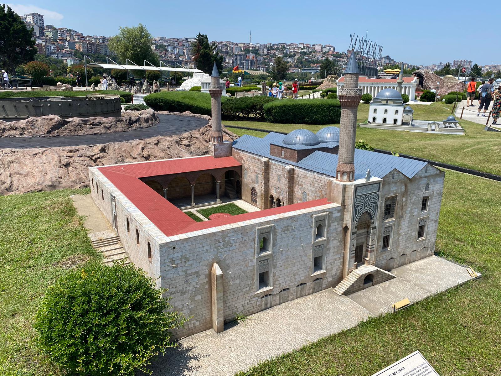 Selcuk Isa Bey Mosque (Izmir).jpeg