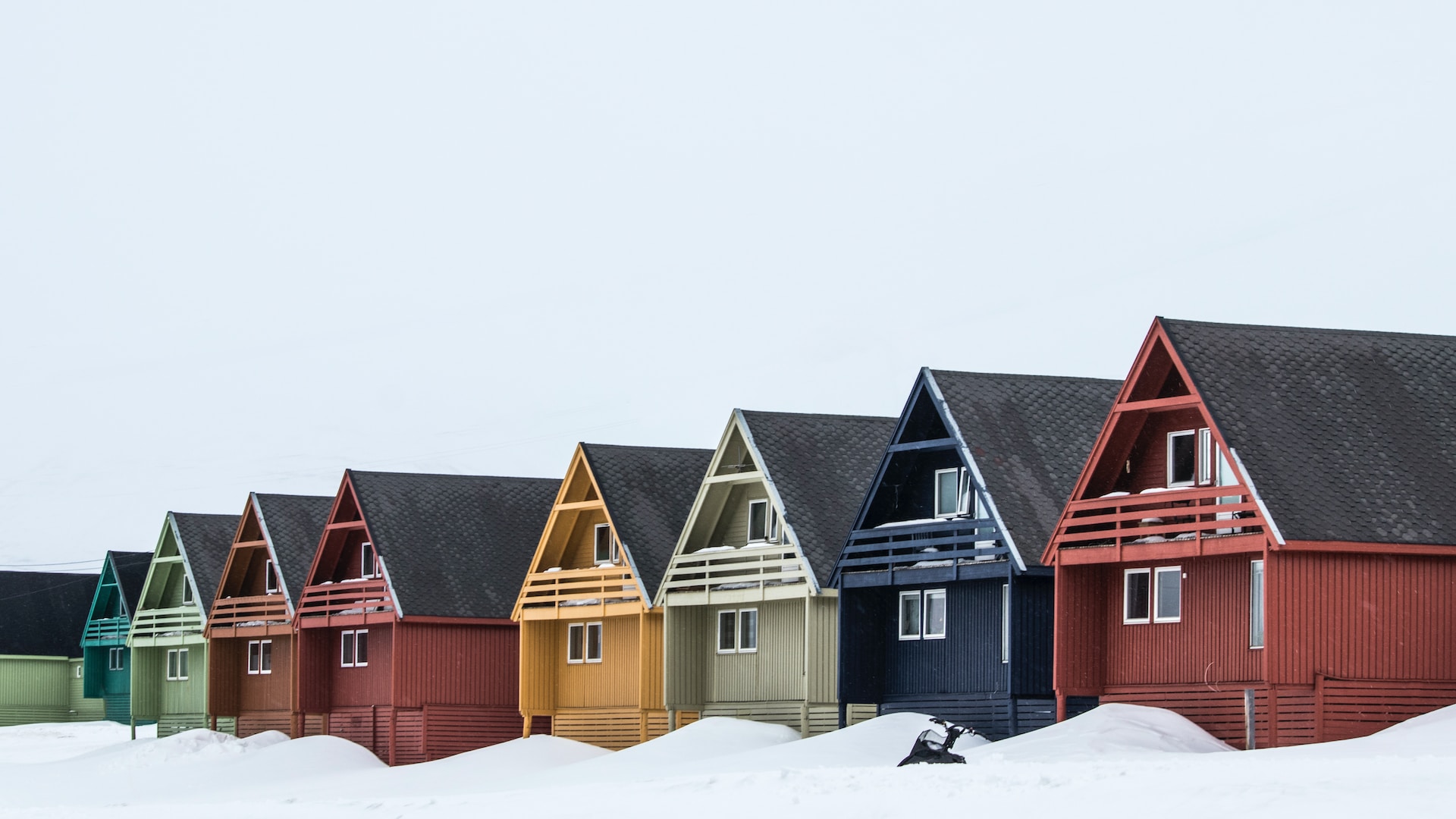 Cabins in Svalbard.jpg