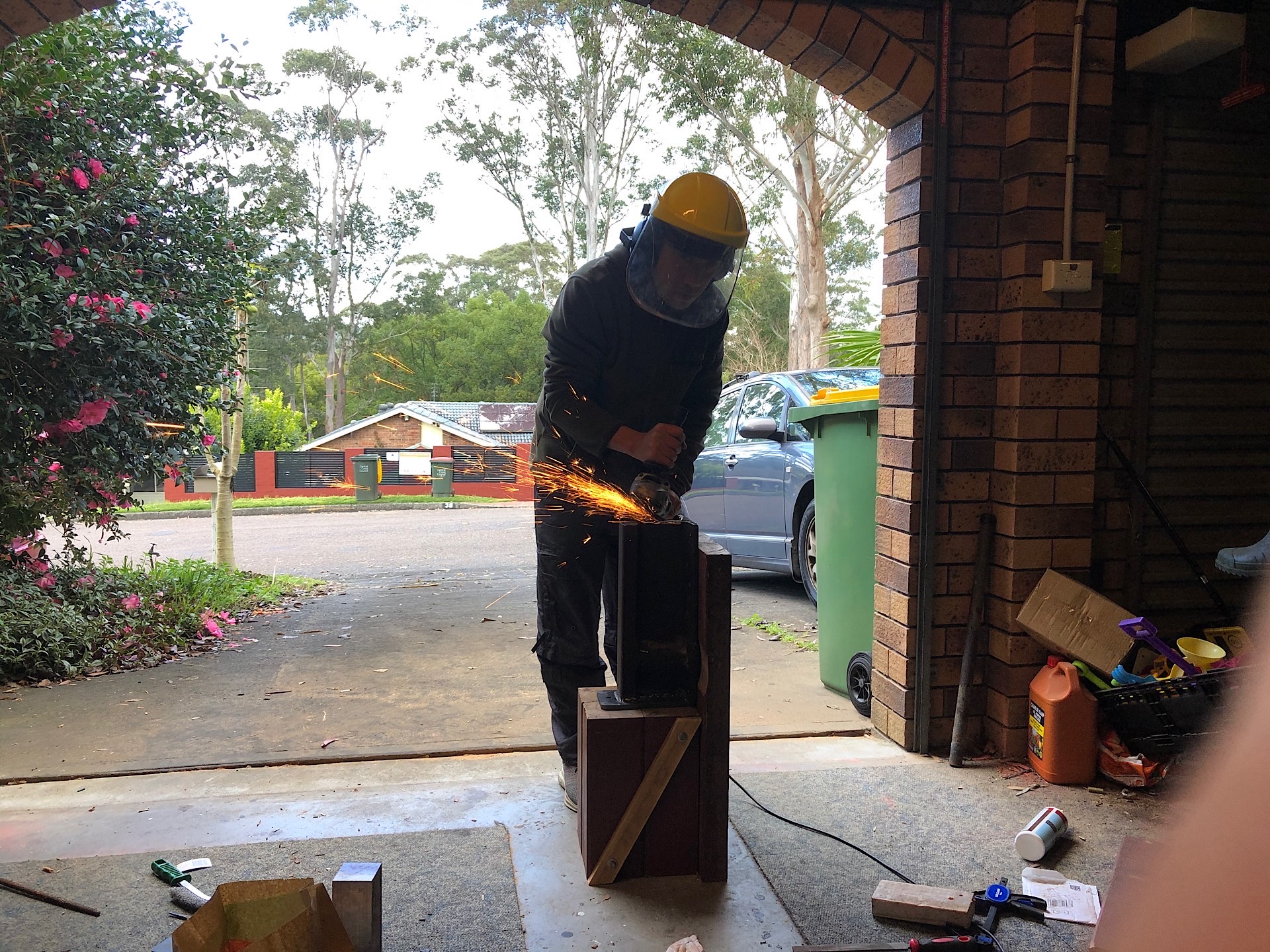 Grinding a rail track