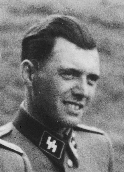 433px-Josef_Mengele,_Auschwitz._Album_Höcker_(cropped).jpg