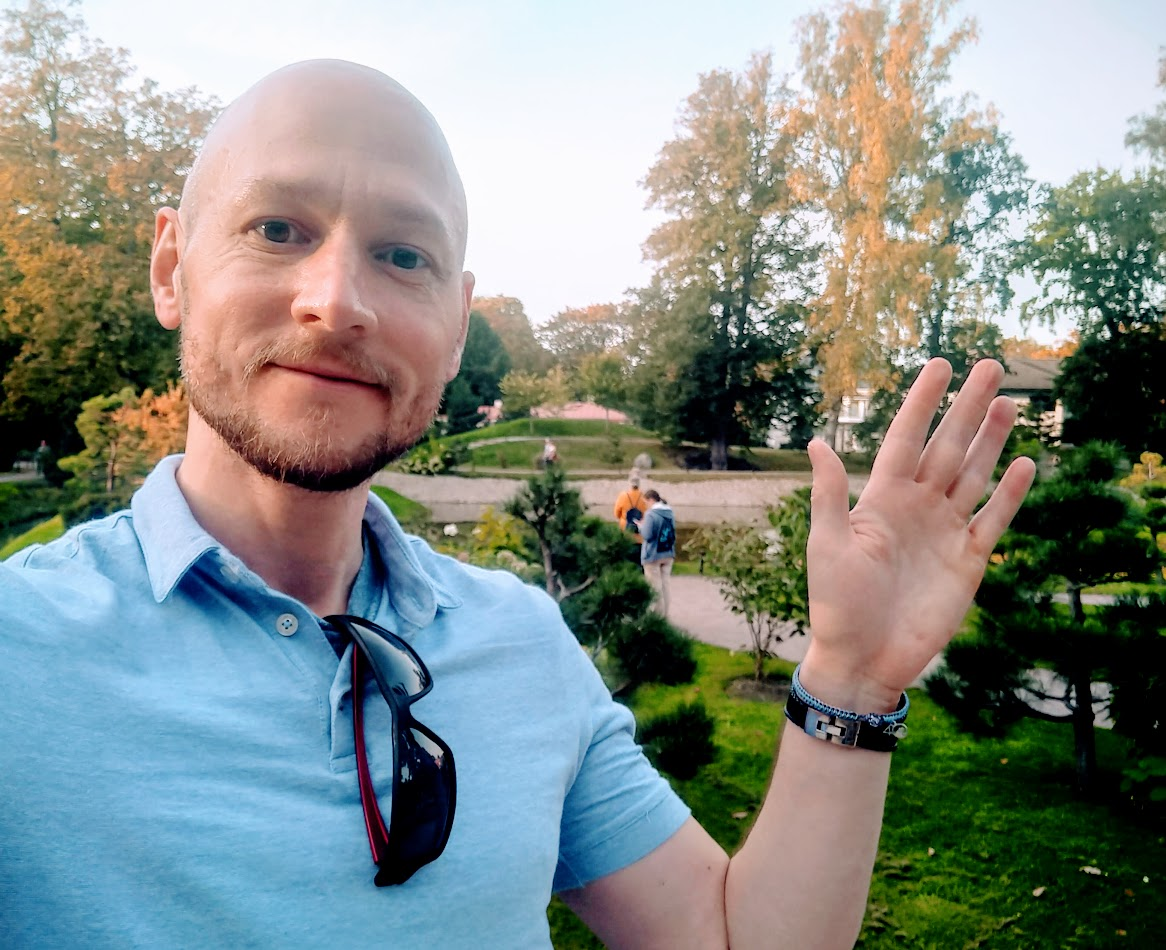 Oleg sends his greetings from Kadriorg Park, Tallinn