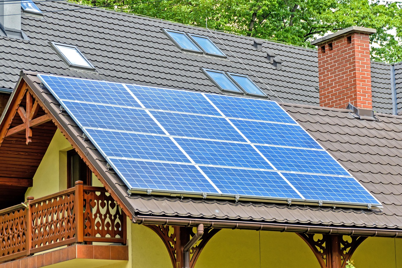 solar-panels-1477987_1280.jpg