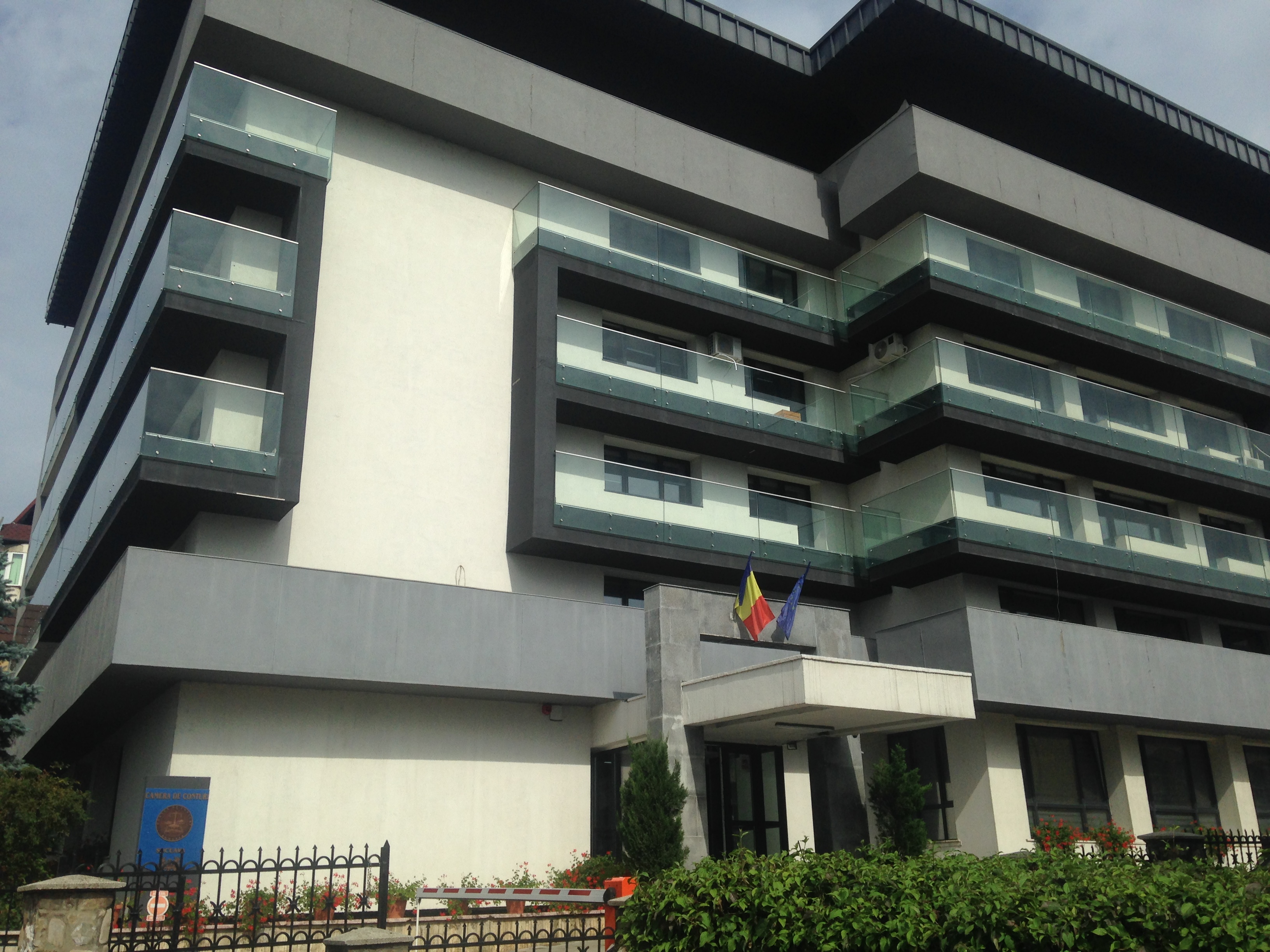Modern building 3.JPG
