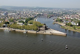 Koblenz_im_Buga-Jahr_2011_-_Deutsches_Eck_01.jpg