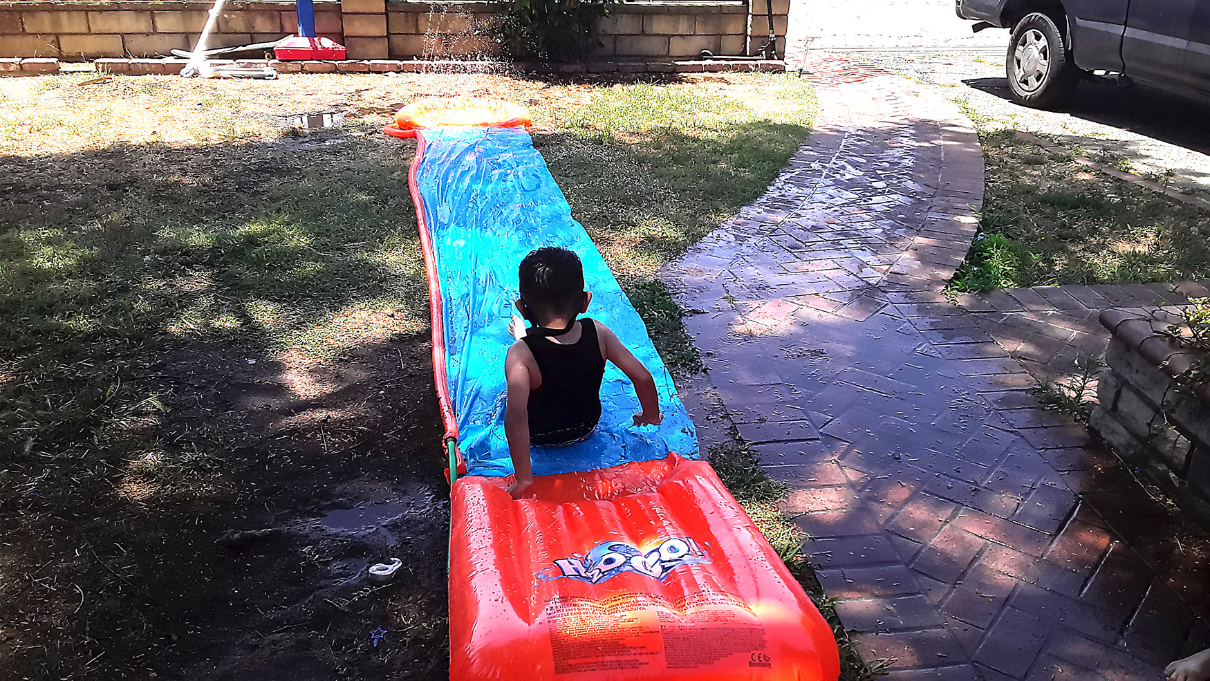 h20 go, waterslide, water slide, nephews, fun, family, kids, family fun, new gift, dtube, hive, jeronimorubio, jeronimo rubio (4).jpg