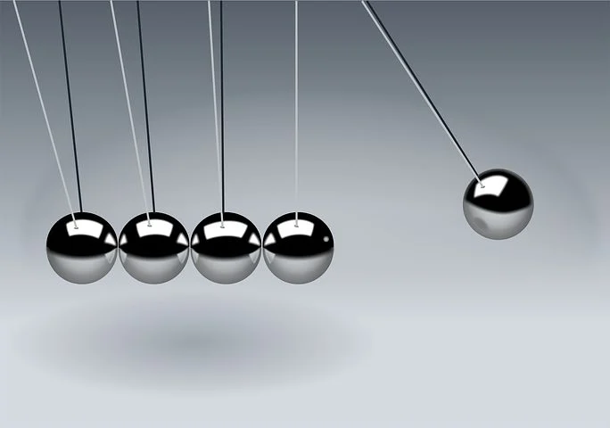 newtons-cradle-256213__480.webp