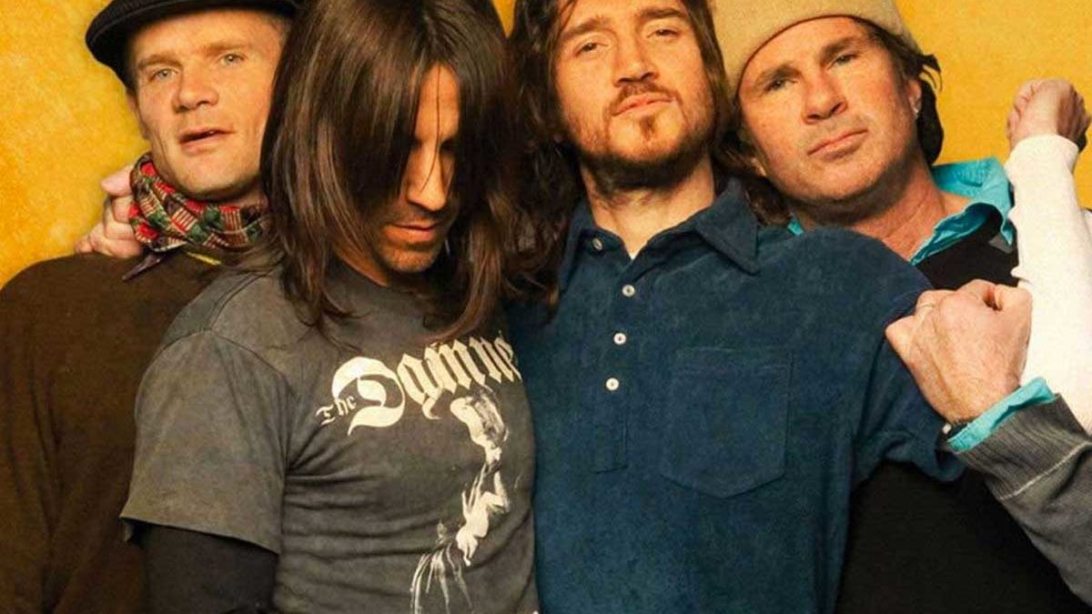 red hot chilli peppers 4.jpg