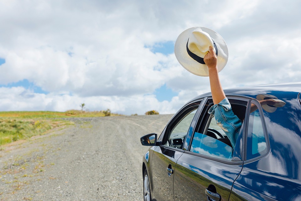 car-6603726_960_720-1.jpg