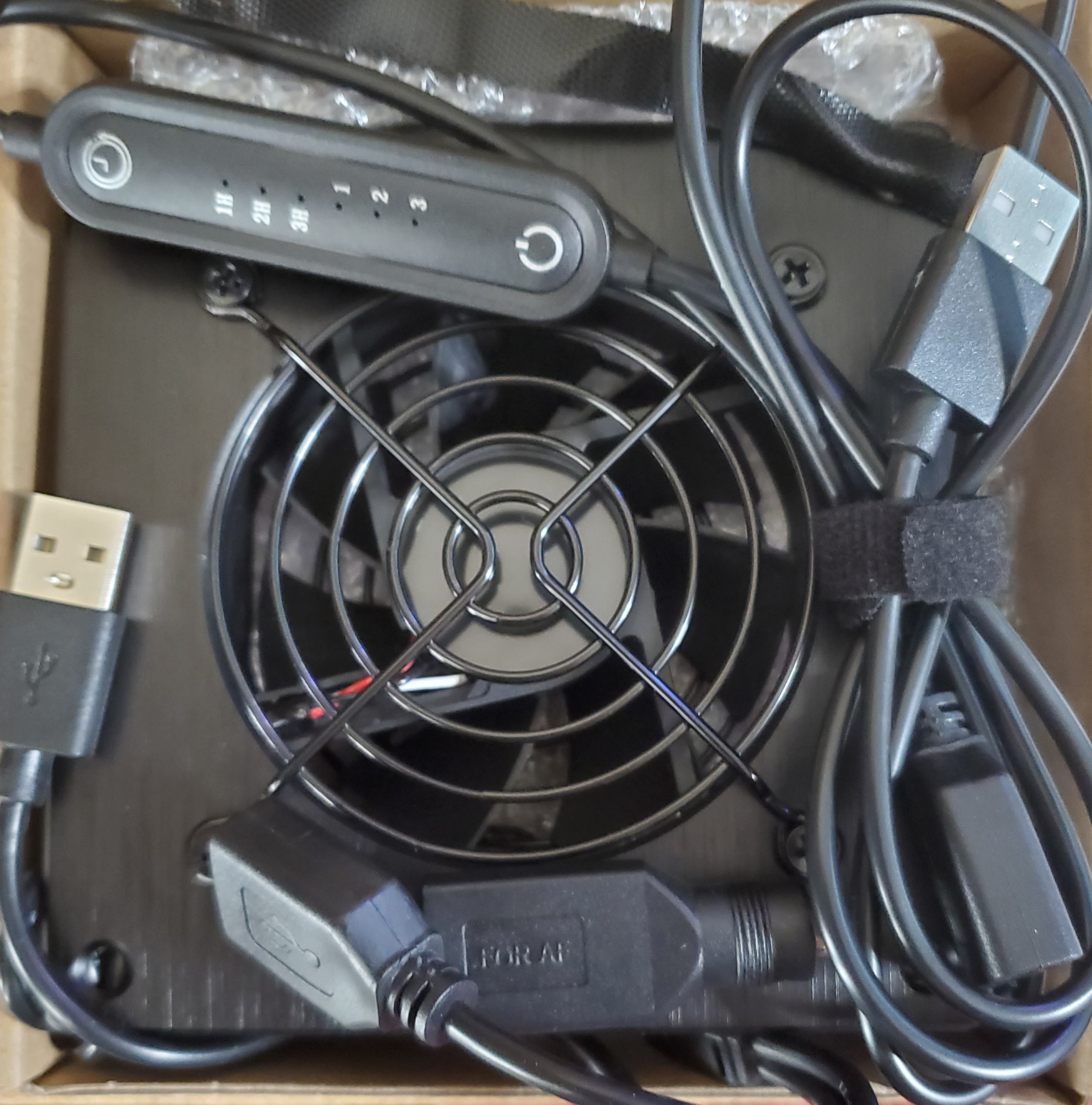 XiaoQiJia U0658025JG 80mm USB 5V, DC 12V IP X5 Cabinet Fan wDC Adapter, Mounting Frame, Memory, and 3 Modes, 6 Speeds & 6 Times Controller.jpg