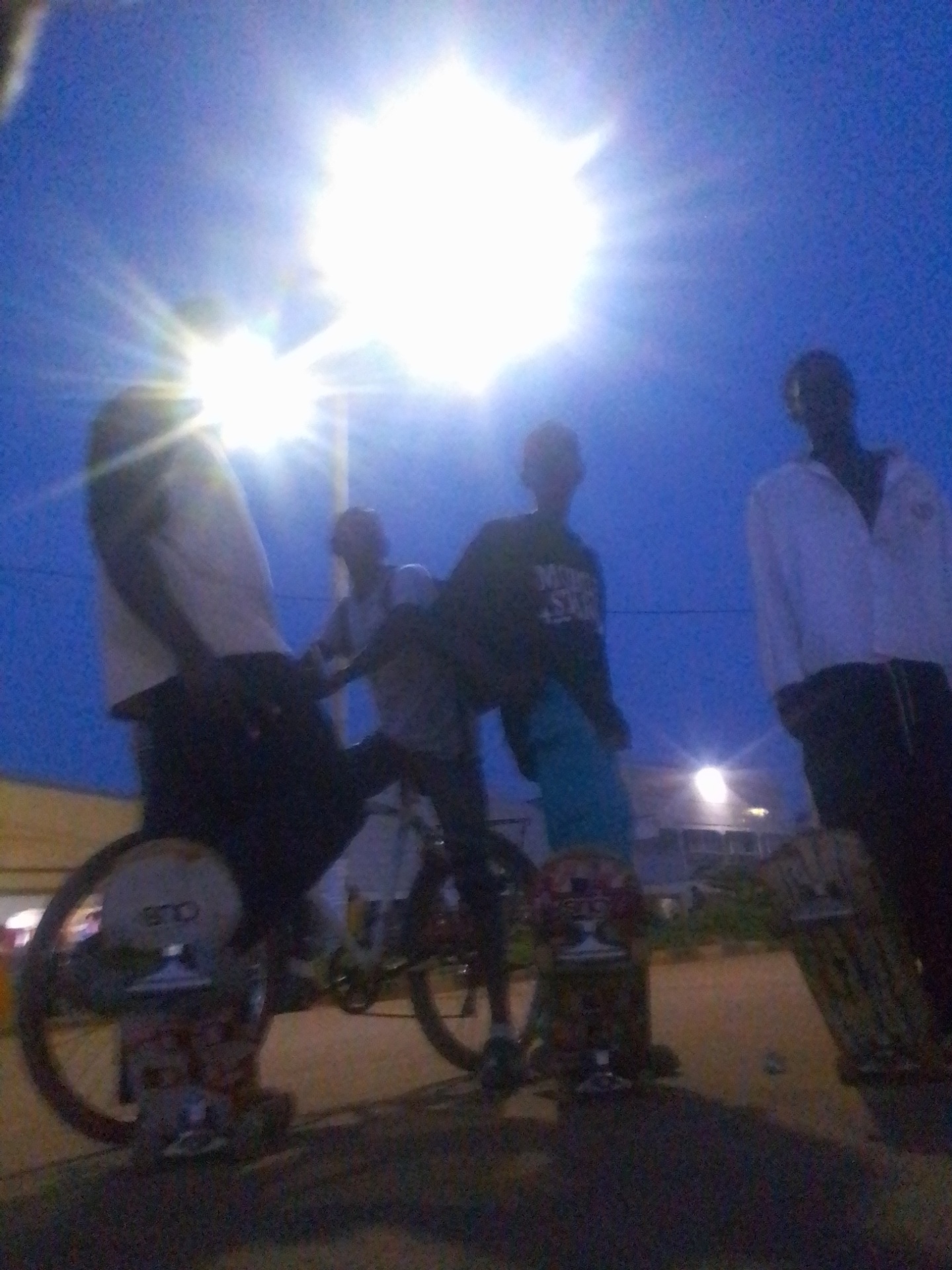 Gnars powered in lira