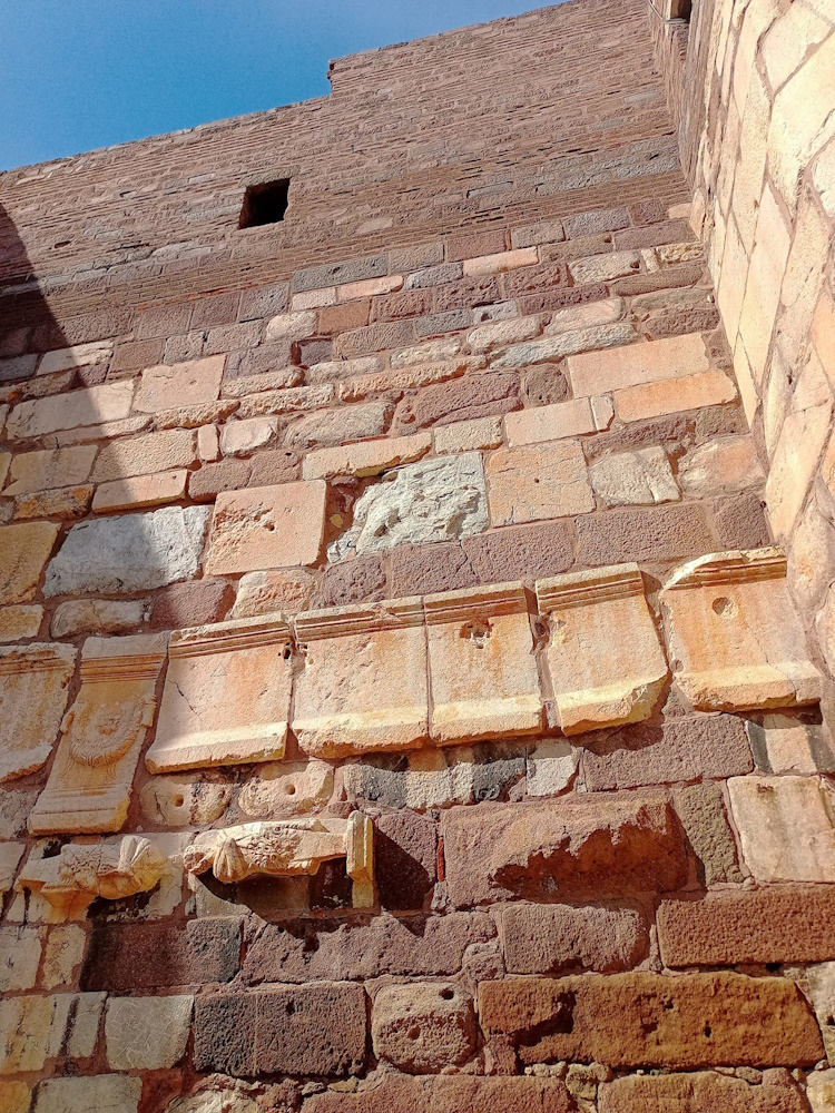 ankara castle wall small -min.jpg