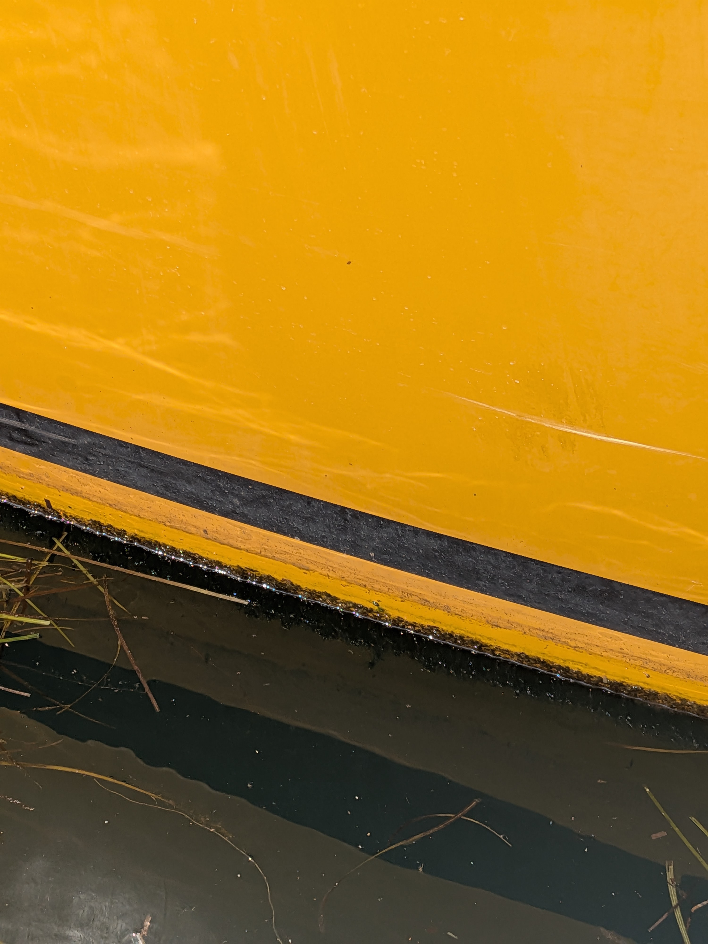 scrapes-hull.jpg