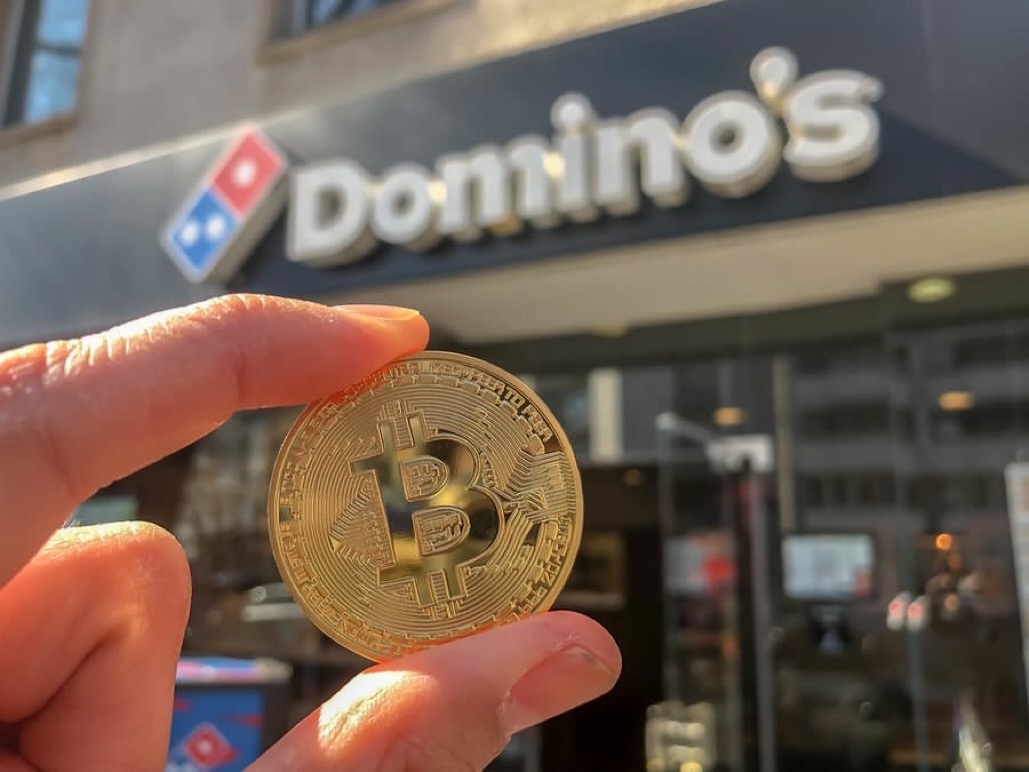 @madeprince/pizza-day-dominos-pizza-in-netherlands-now-pays-it-s-staff-with-bitcoin