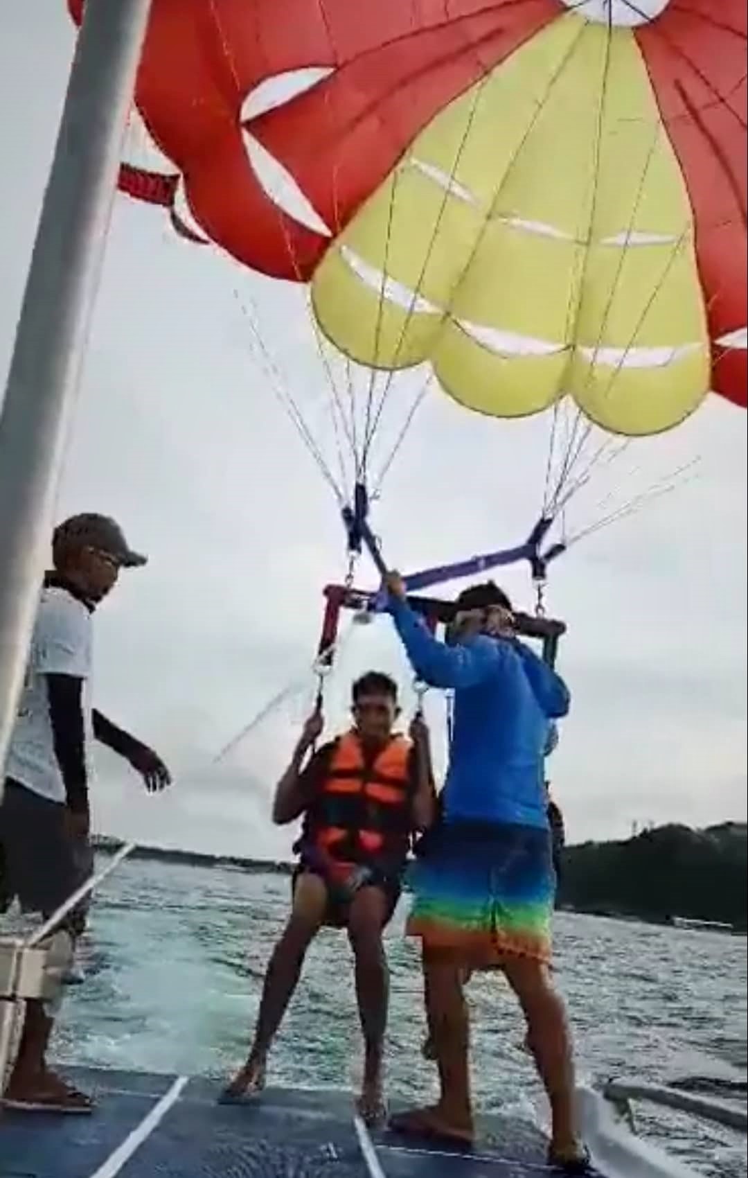 parasailing.jpg
