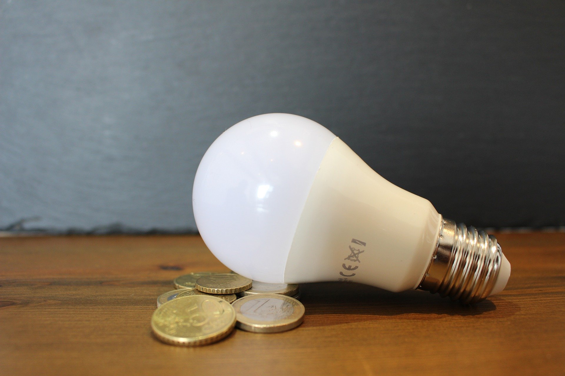 light-bulb-6065189_1920.jpg