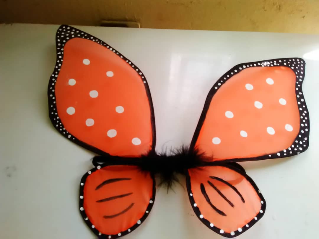 Alas de mariposa para disfraz de niña. Butterfly wings for a girl's  costume. — Hive