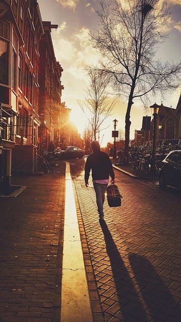 walk-839525_640.jpg