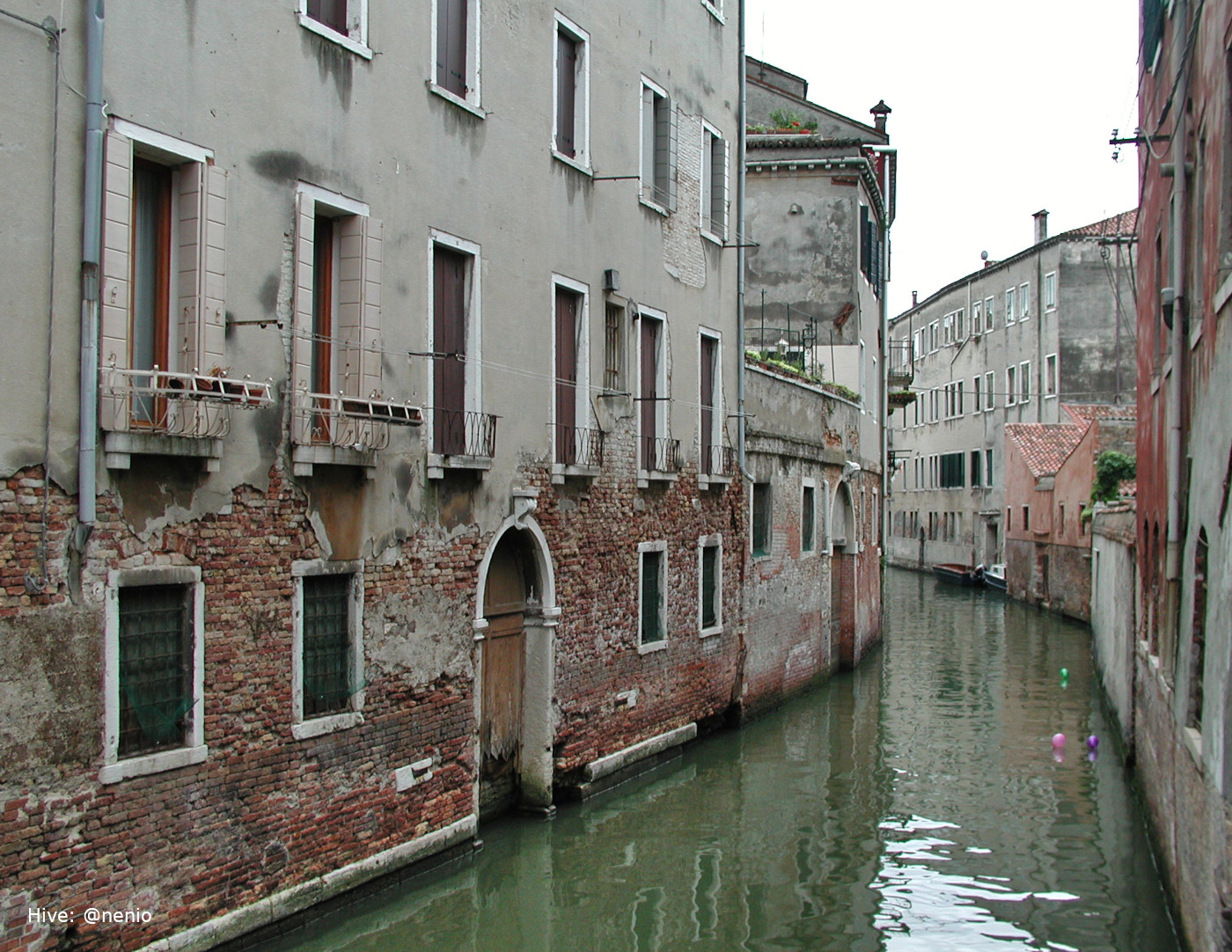 venice-canal-001.JPG