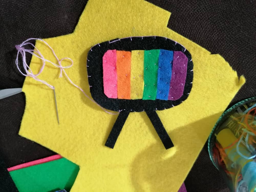 felt-tv-diy (8).jpeg