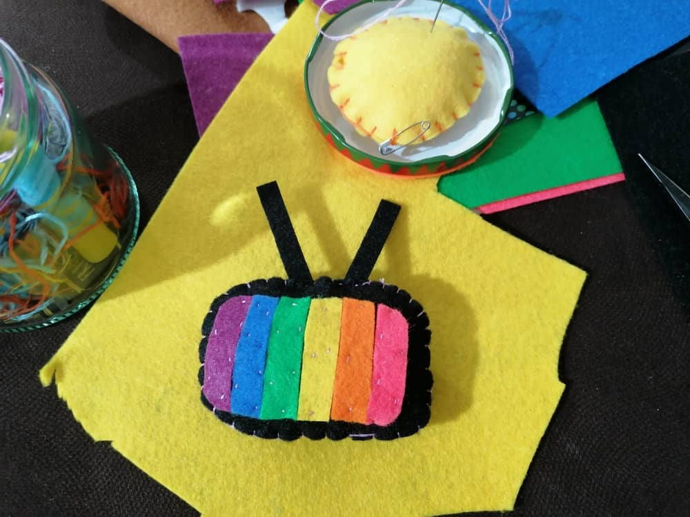 felt-tv-diy (5).jpeg