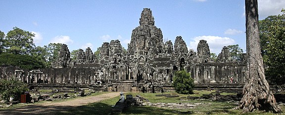 https://images.hive.blog/DQmTpxt2jZ4n6yFXk9E5dduoakP8Rk8NZfSwHsCuGYRm4AS/576px-Bayon_(4184833523)-1979175159.jpg