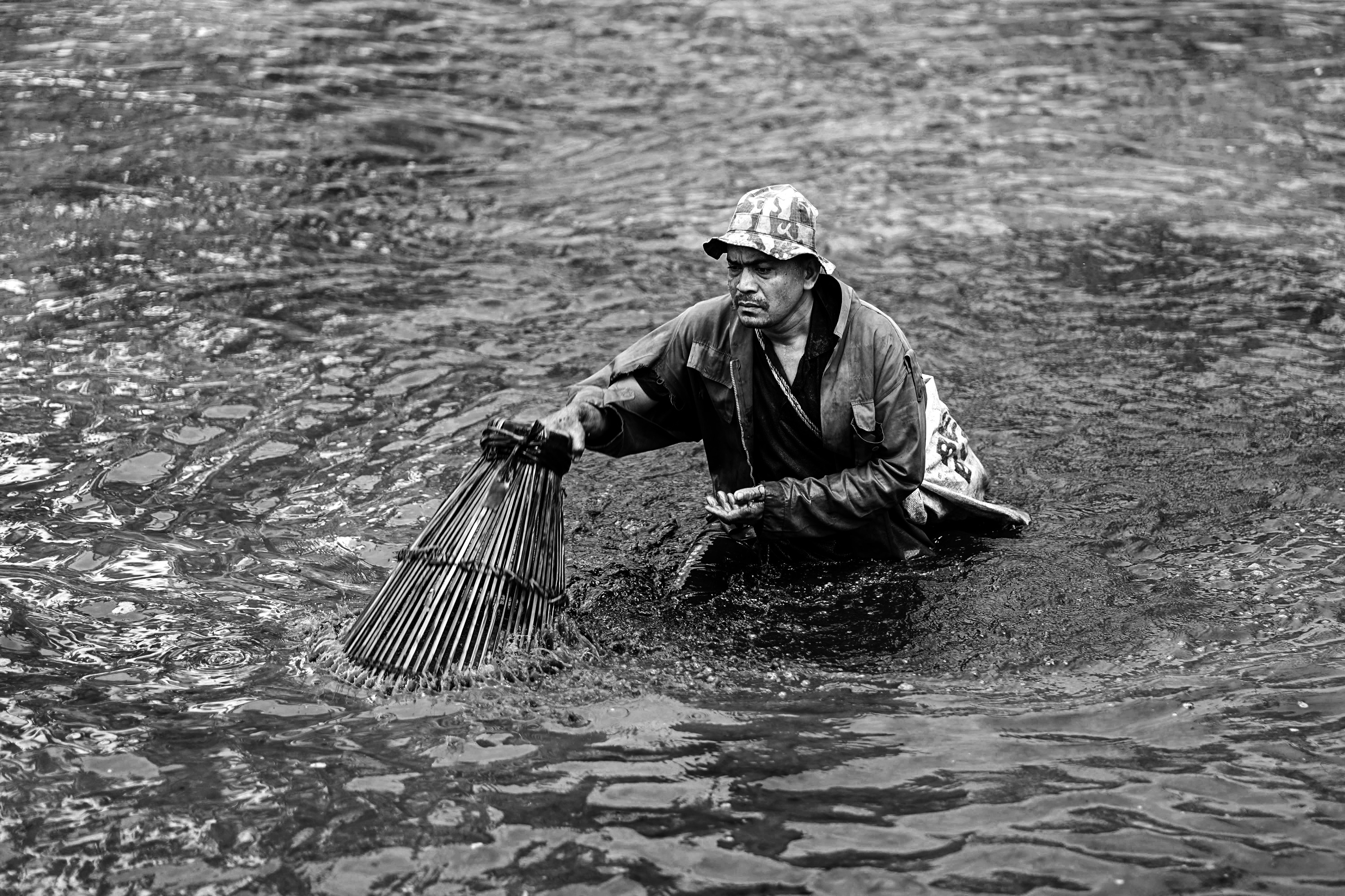 My Entry Monomad Challenge #402 ~ The tradition of catching fish in the reservoir before the planting season