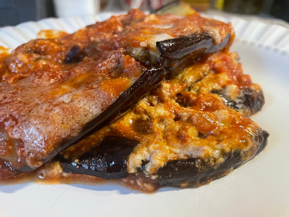 https://images.hive.blog/DQmTszMoL2J6sdJ9RU7Bz4kStrCQsXb8mFwdB46UGoRfRAD/eggplant%20parmesan.jpg