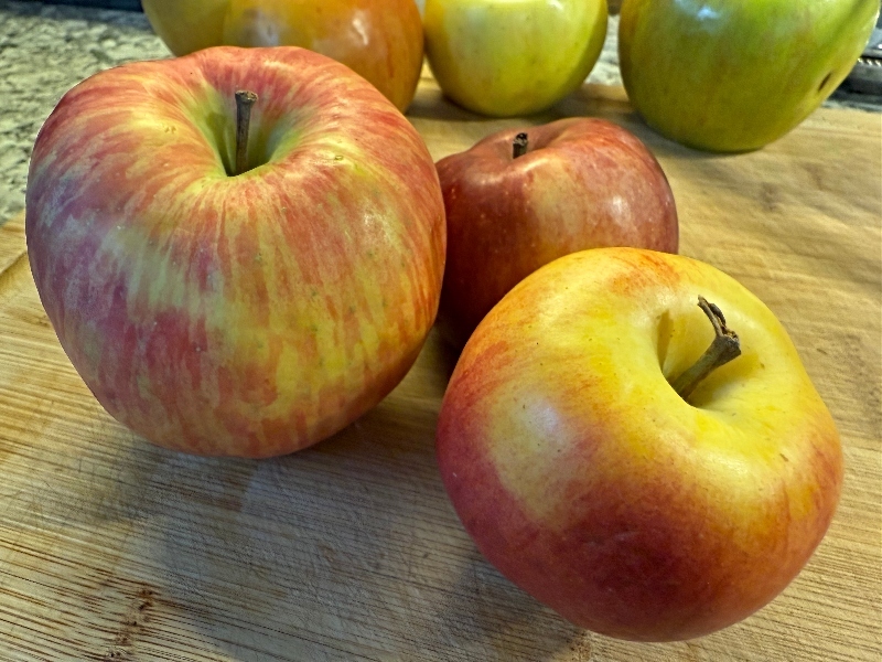 foodiesbeehive-apples.jpg