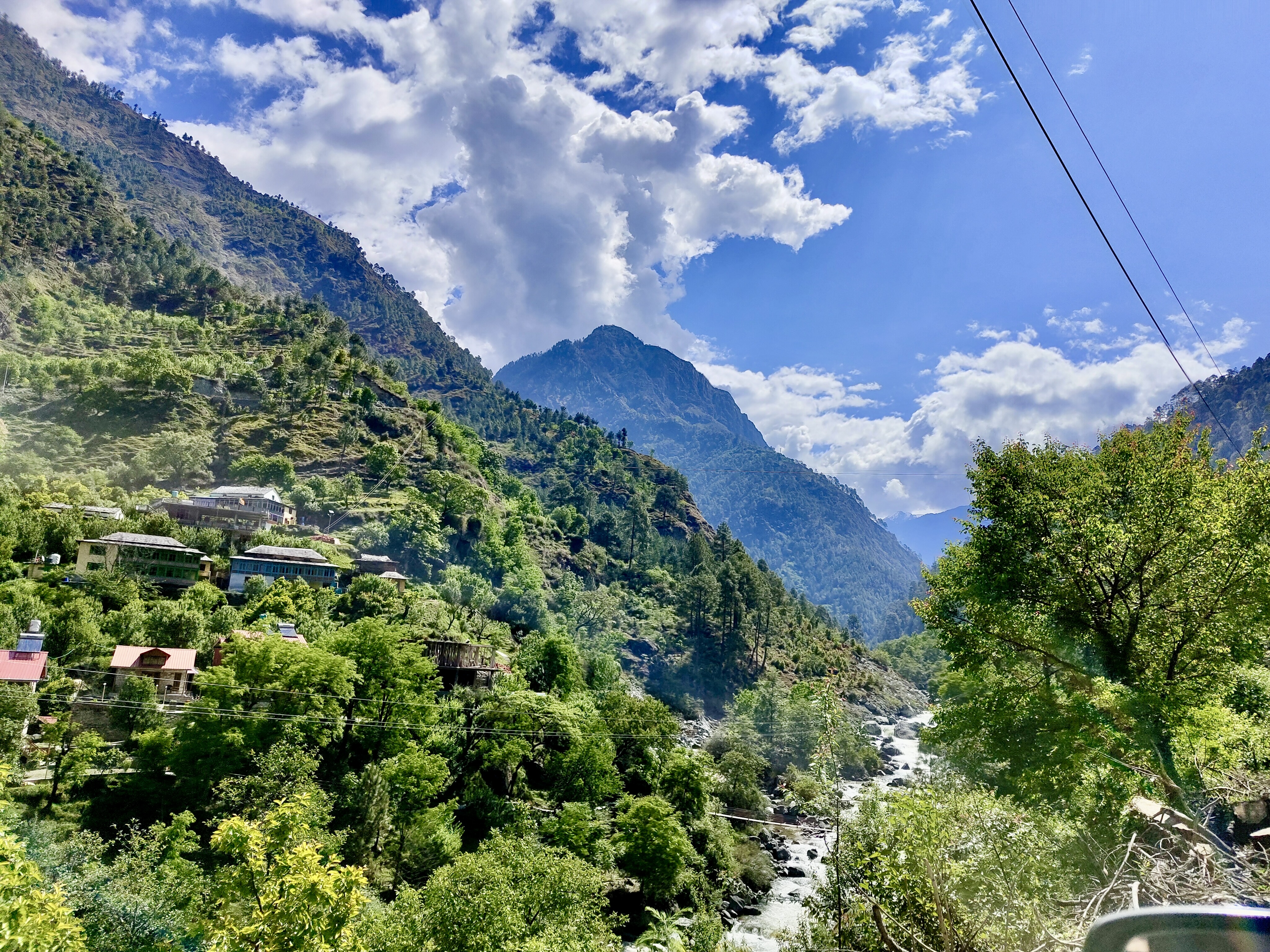 Sunshine Himalayan Cottages - Tirthan Valley, Himachal