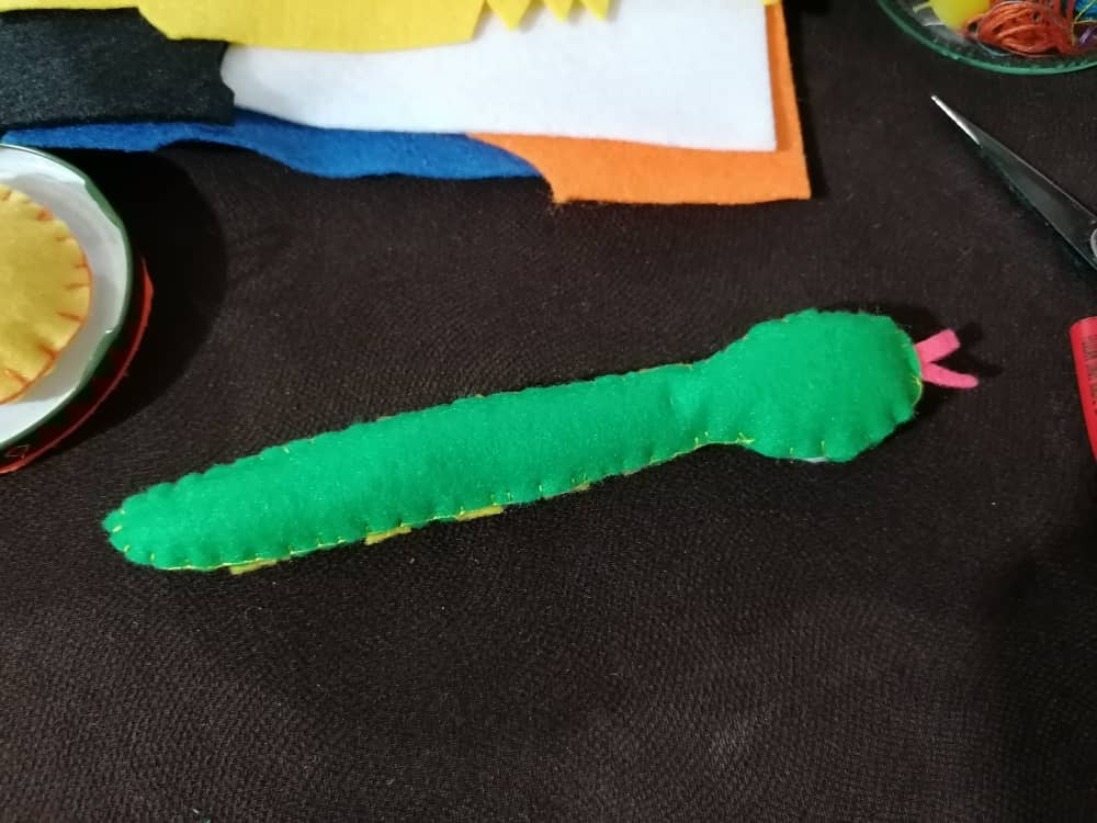 diy-felt-snake (7).jpeg