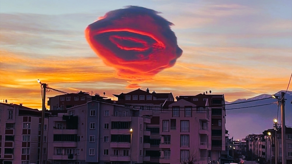 strange cloud.jpg