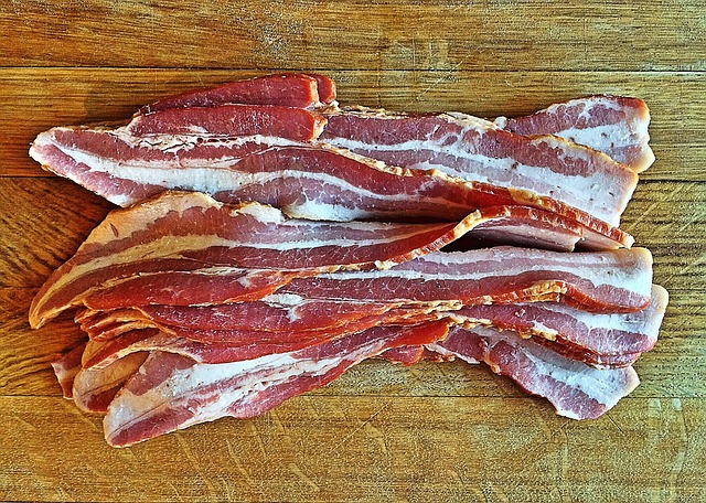 bacon-raw.jpg