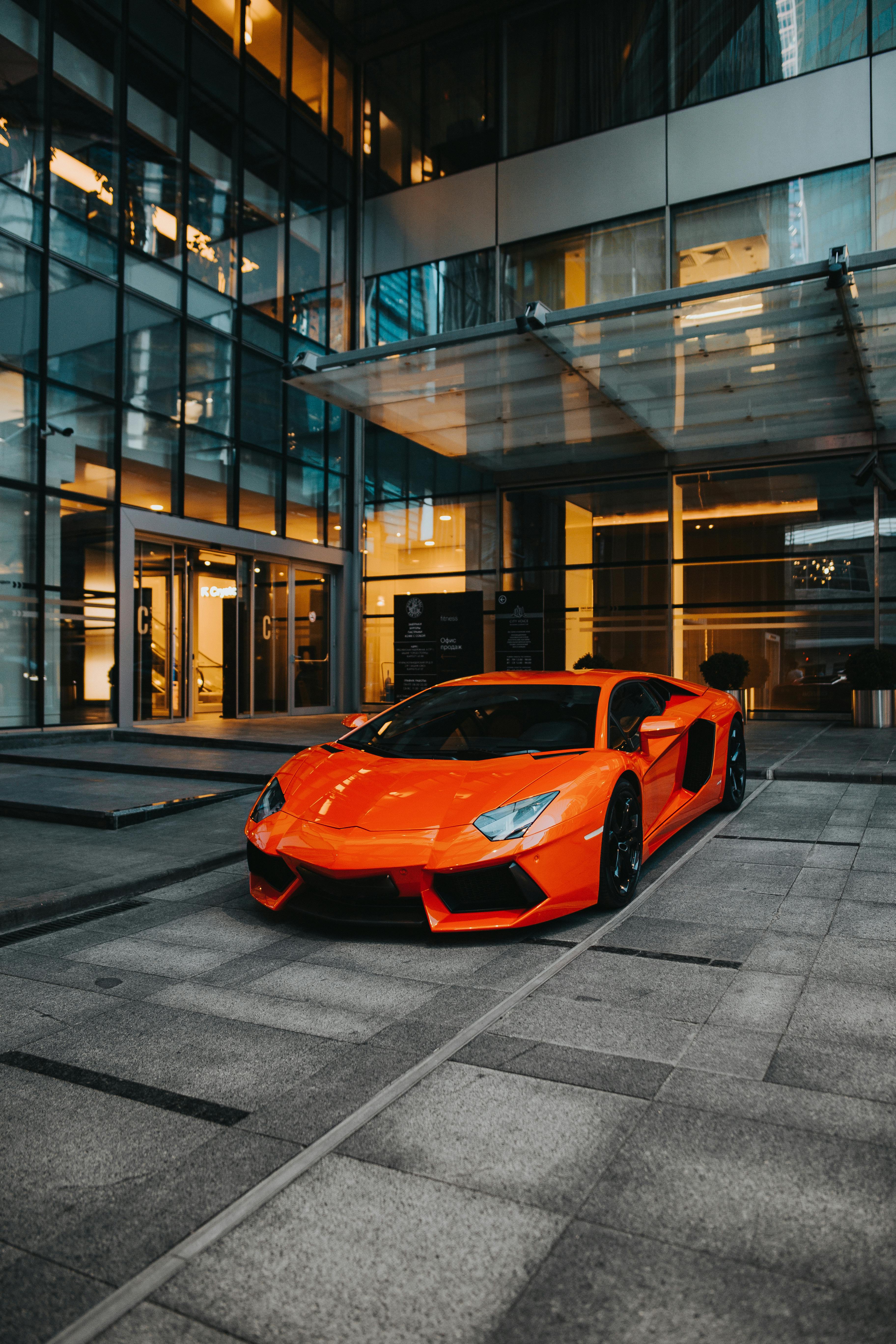 Lamborghini Aventador (1).jpg