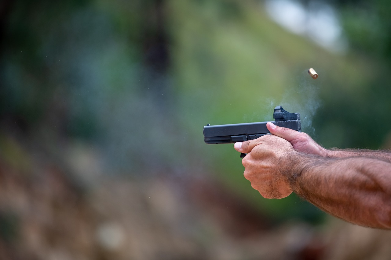 gun-6983283_1280.jpg