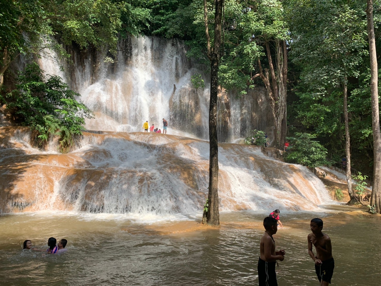 Sai Yok Noi Waterfall7.jpg