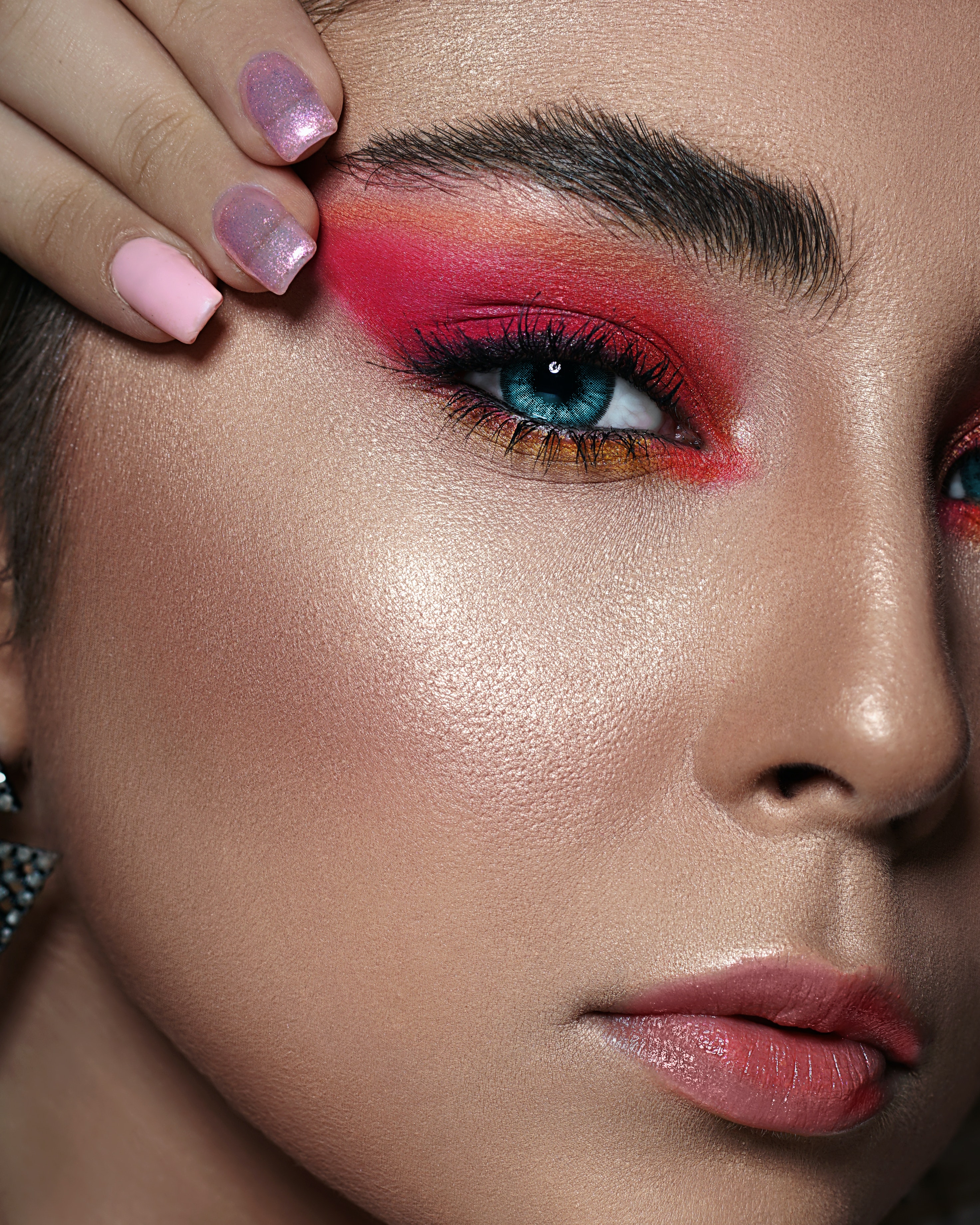 close-up-photo-of-woman-with-pink-eyeshadow-3912572.jpg