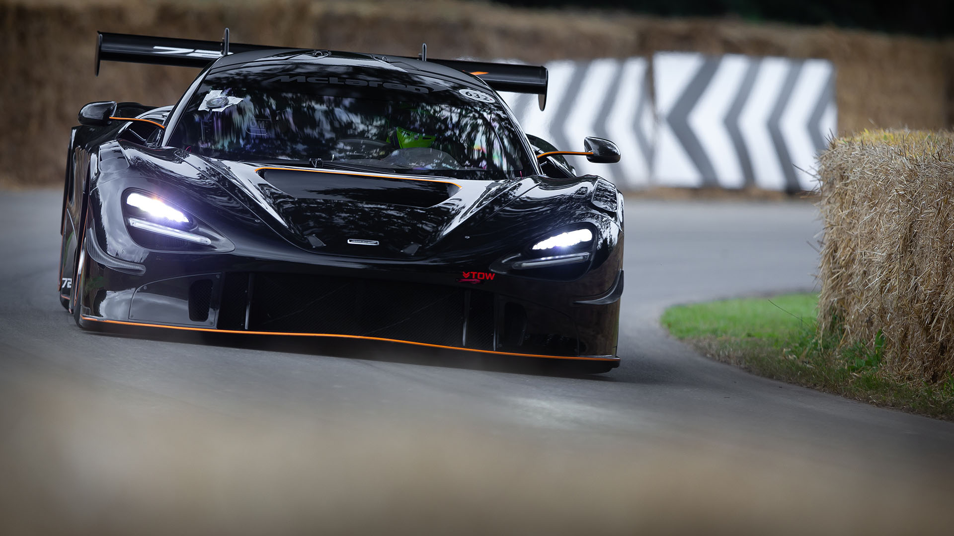 mclaren-720s-GT3x-takes-victory-at-FoS-1.jpg