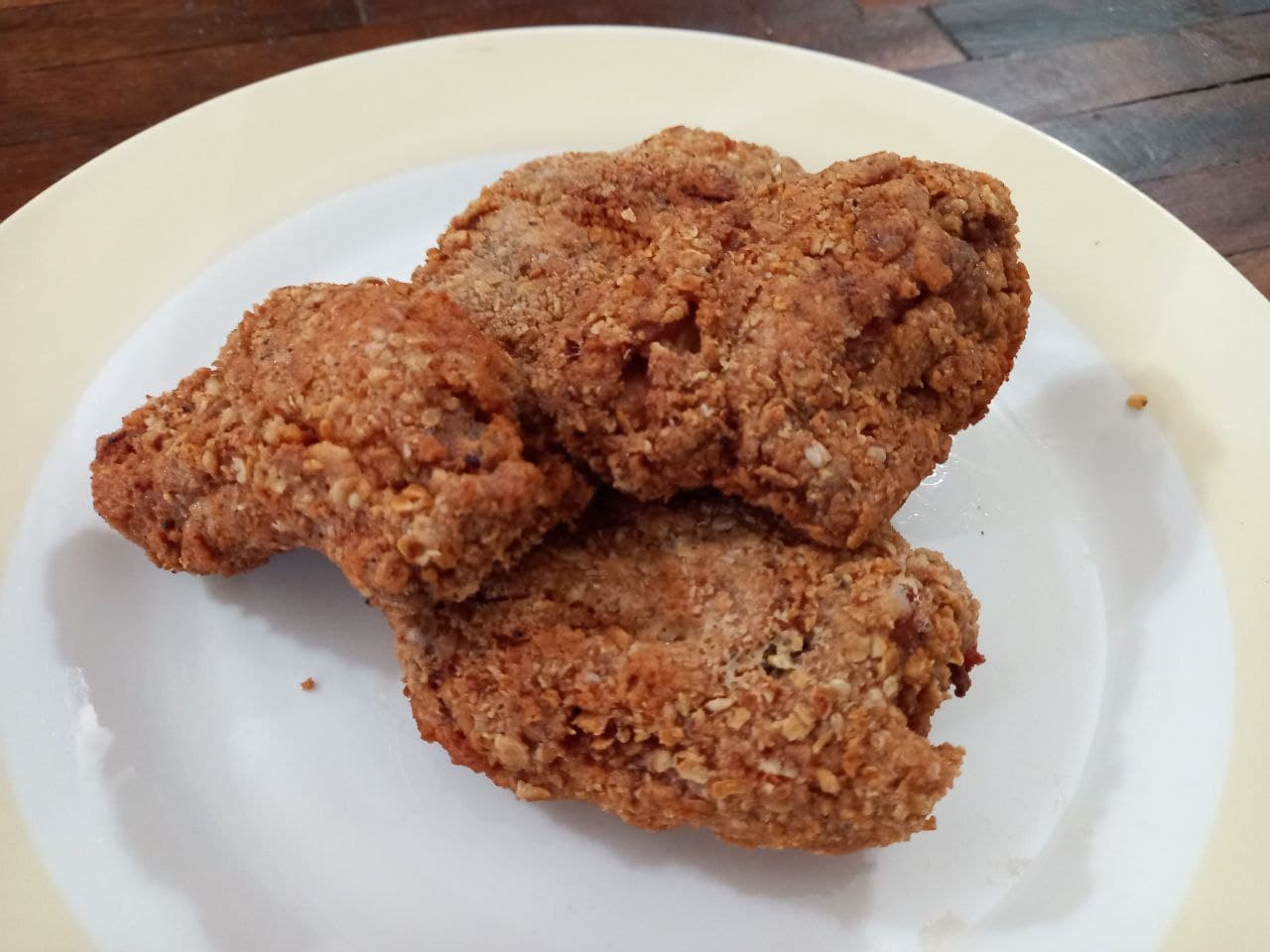 ESP-ENG] Exquisito y crujiente pollo frito empanizado únicamente con avena  / Delicious and crispy fried chicken breaded only with oatmeal — Hive