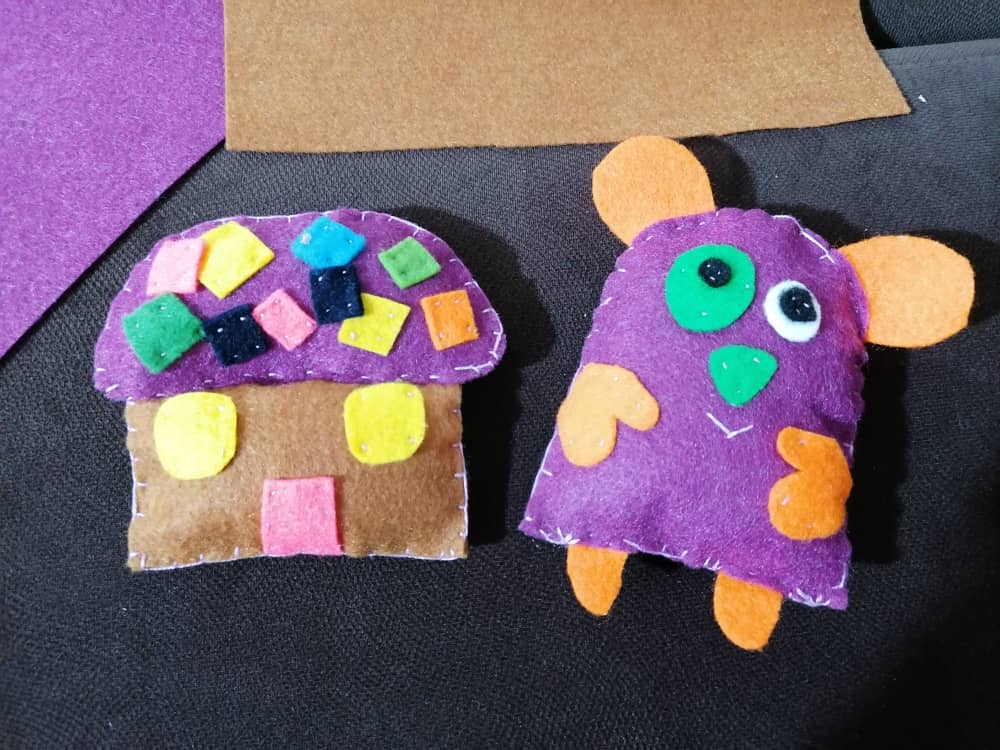 diy-felt-house (7).jpeg