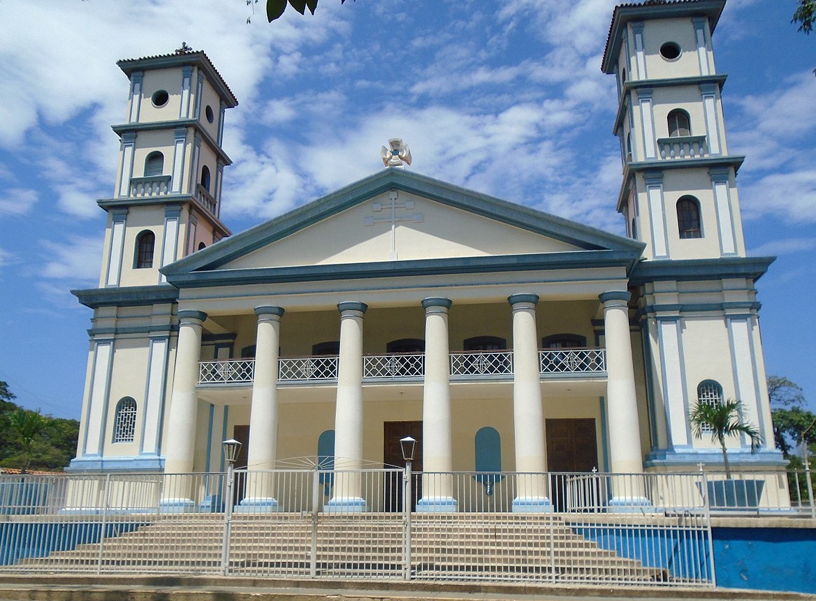 1280px-Iglesia_Catedral_Cumaná~2.jpg