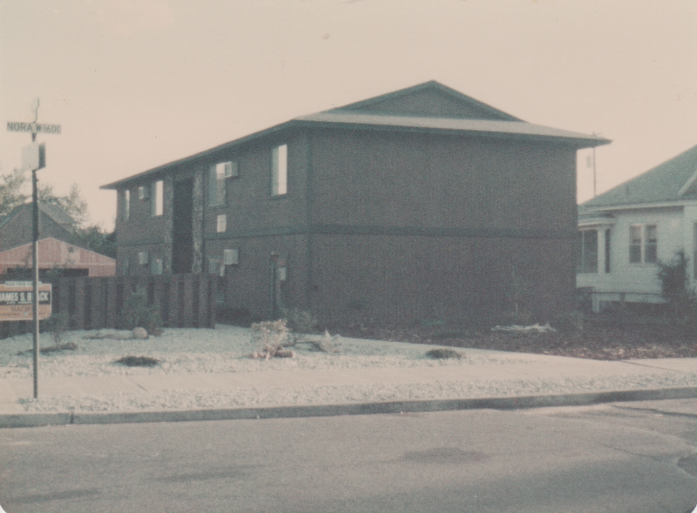 1976 - Green Apartment in Spokane was built in 76 - Larger photo size, no date on this photo , 1pic.png